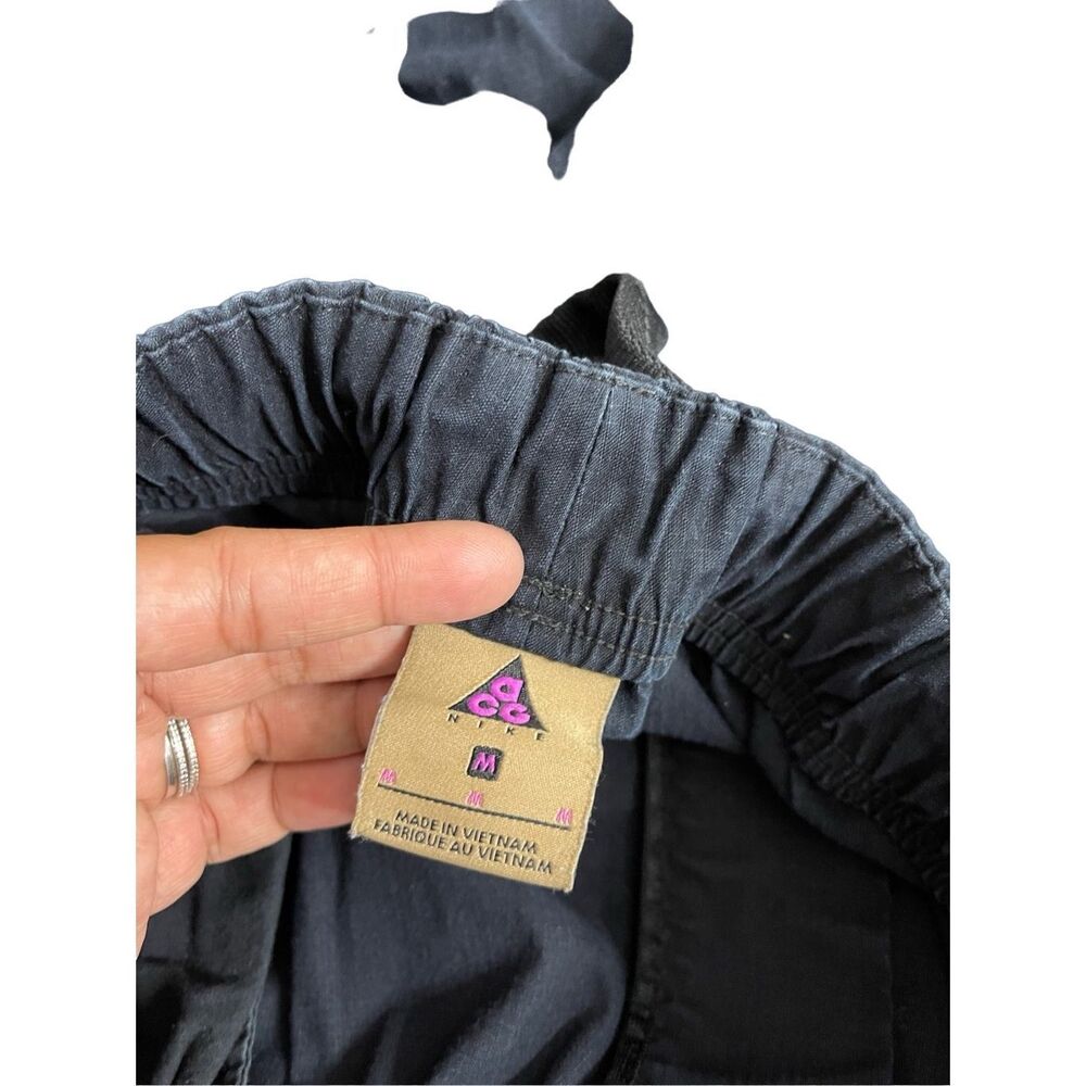 Nike ACG Mens Size Medium Activewear Trail Pants Joggers Black Pockets - Picture 4 of 16
